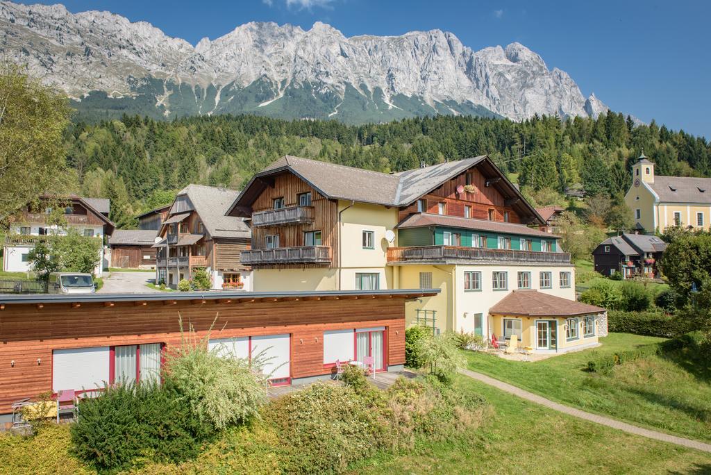 Mayer - Wirtshaus Und Dorfhotel Sankt Martin am Grimming Екстер'єр фото