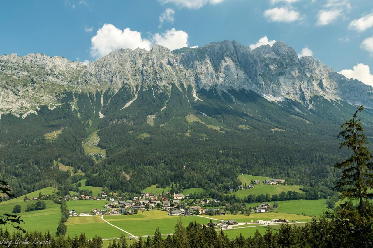 Mayer - Wirtshaus Und Dorfhotel Sankt Martin am Grimming Екстер'єр фото
