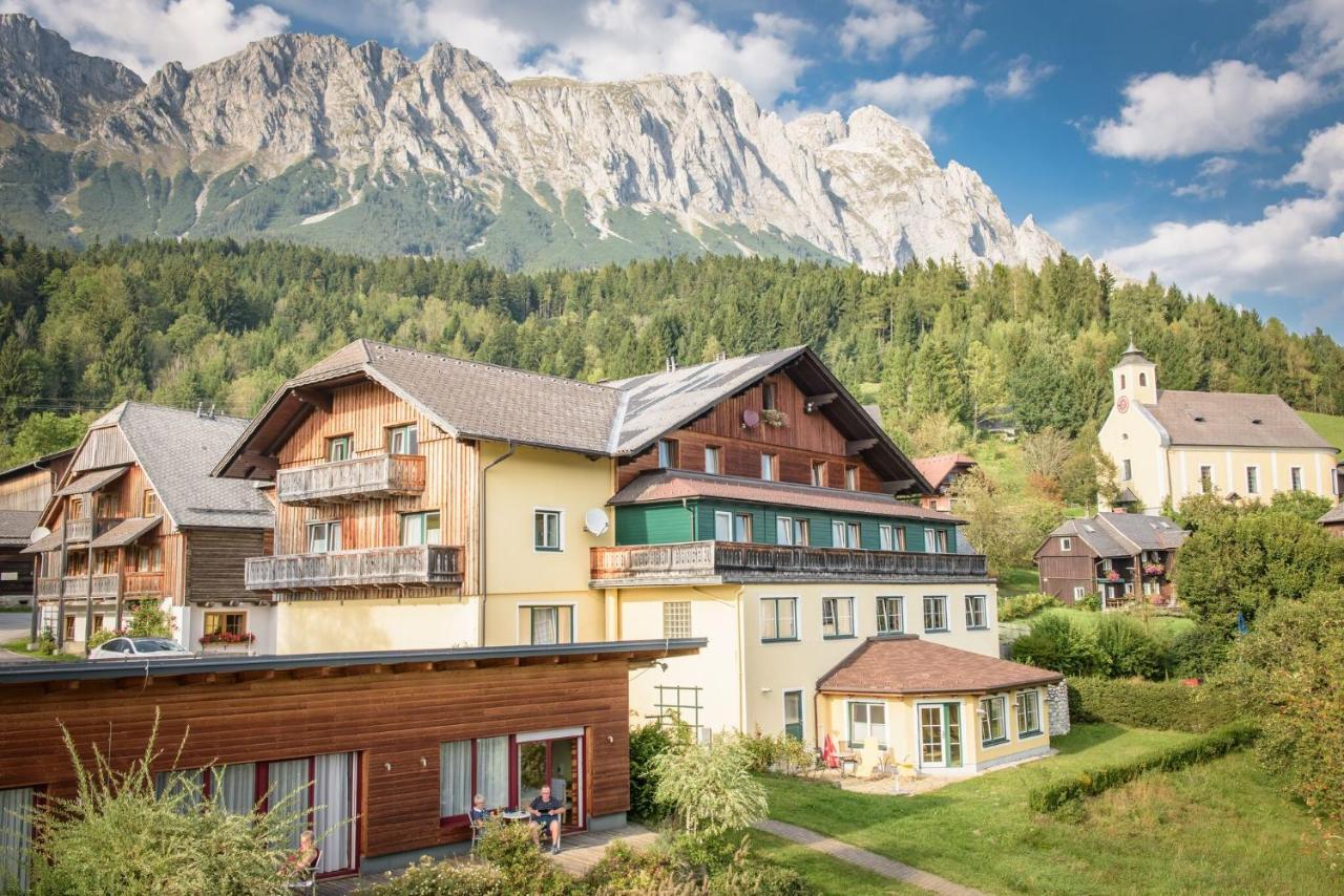 Mayer - Wirtshaus Und Dorfhotel Sankt Martin am Grimming Екстер'єр фото